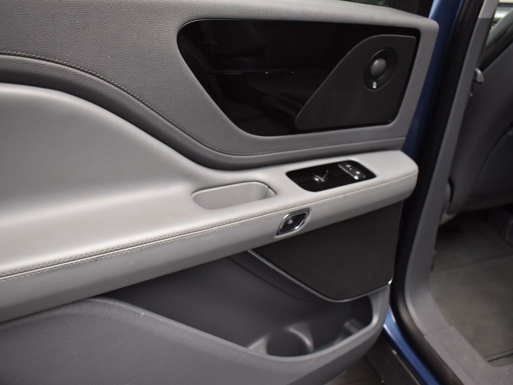 Used 2020 Lincoln Aviator Reserve w/ Class IV Trailer Tow Package image 15