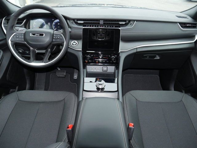 New 2025 Jeep Grand Cherokee Laredo X w/ Luxury Tech Group I image 8