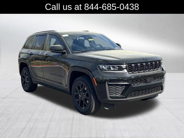 New 2026 Jeep Grand Cherokee Laredo image 3