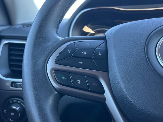 Used 2020 Jeep Cherokee Latitude Plus image 28