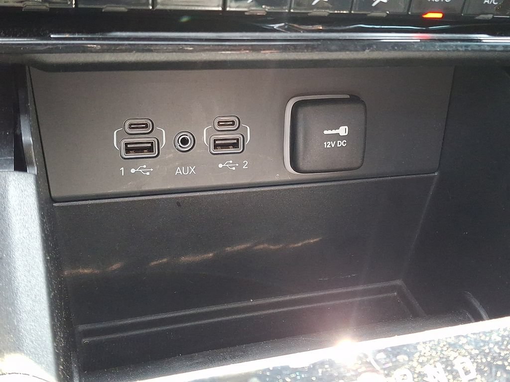 Used 2025 Jeep Grand Cherokee Laredo X AWD/4WD image 24