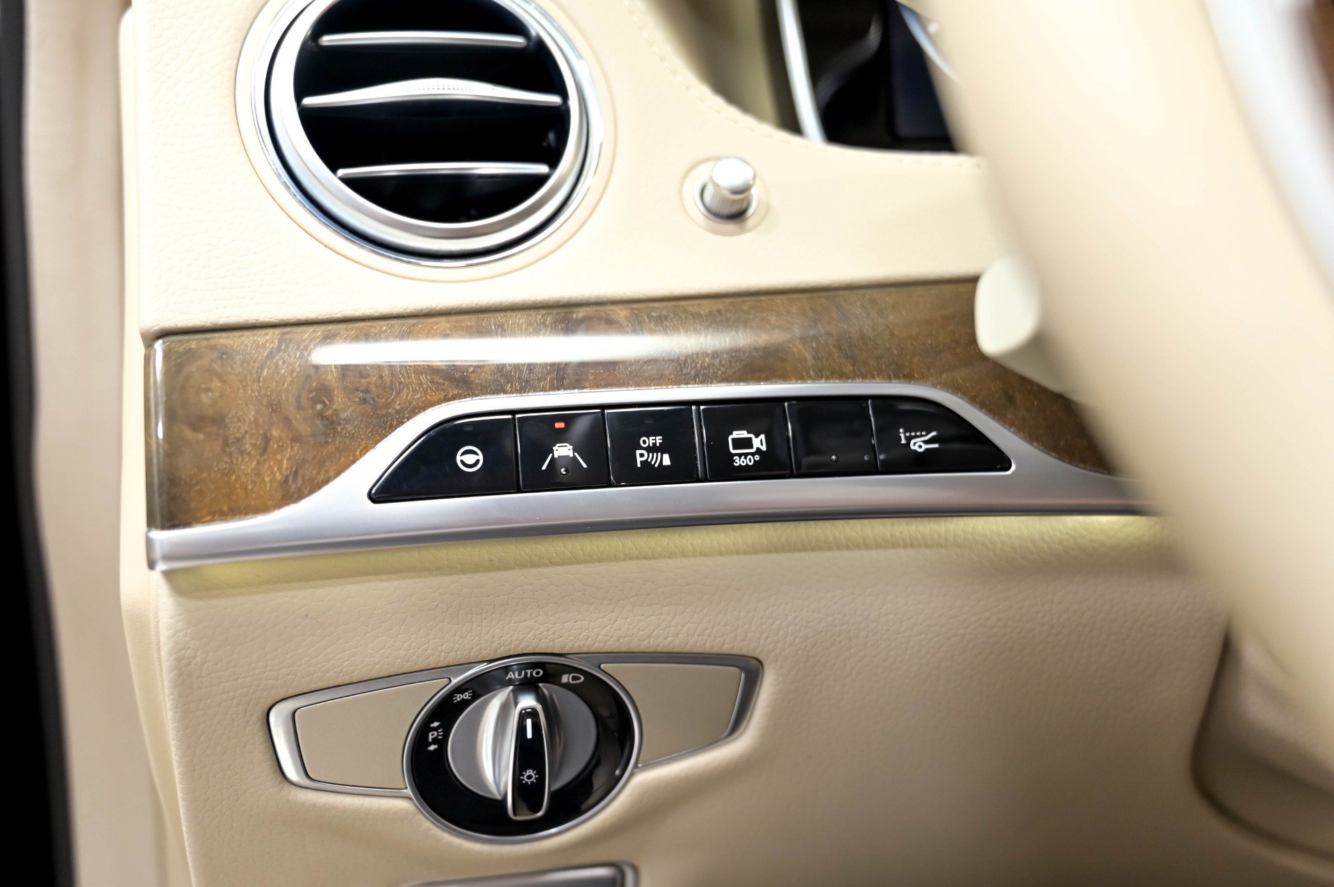 Used 2016 Mercedes-Benz S 550 4MATIC Sedan image 63