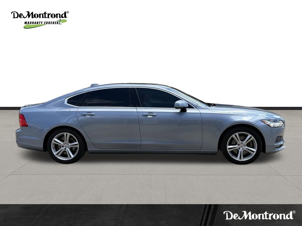 Used 2018 Volvo S90 T5 Momentum w/ Convenience Package FWD image 4