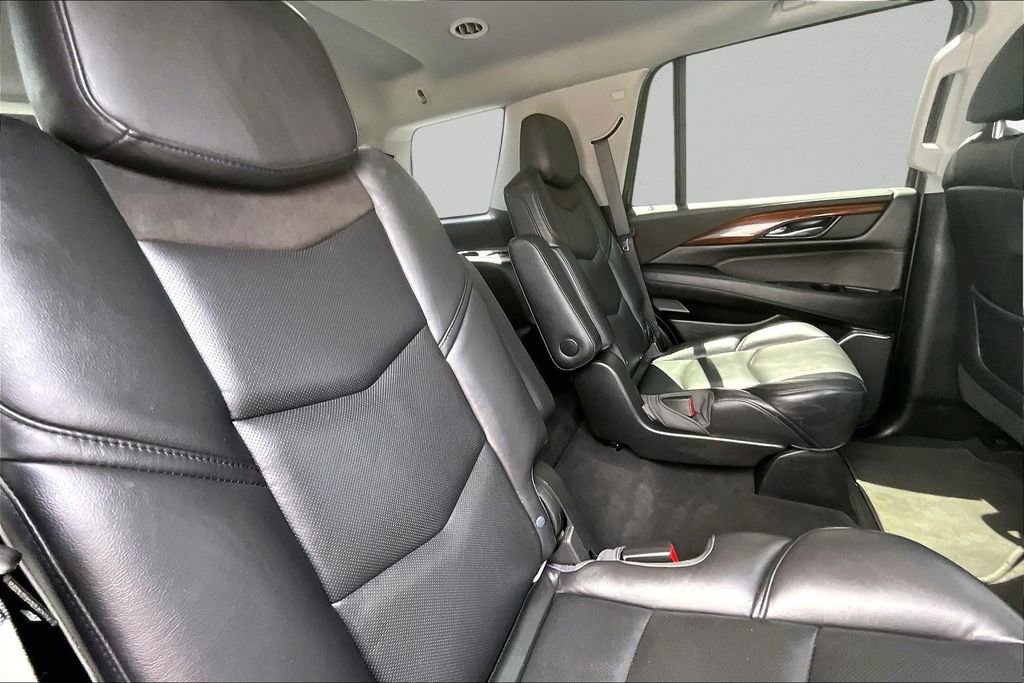 Used 2019 Cadillac Escalade Luxury image 26