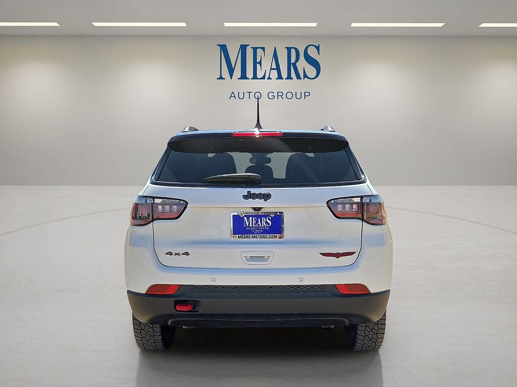 Used 2025 Jeep Compass Trailhawk AWD/4WD image 4