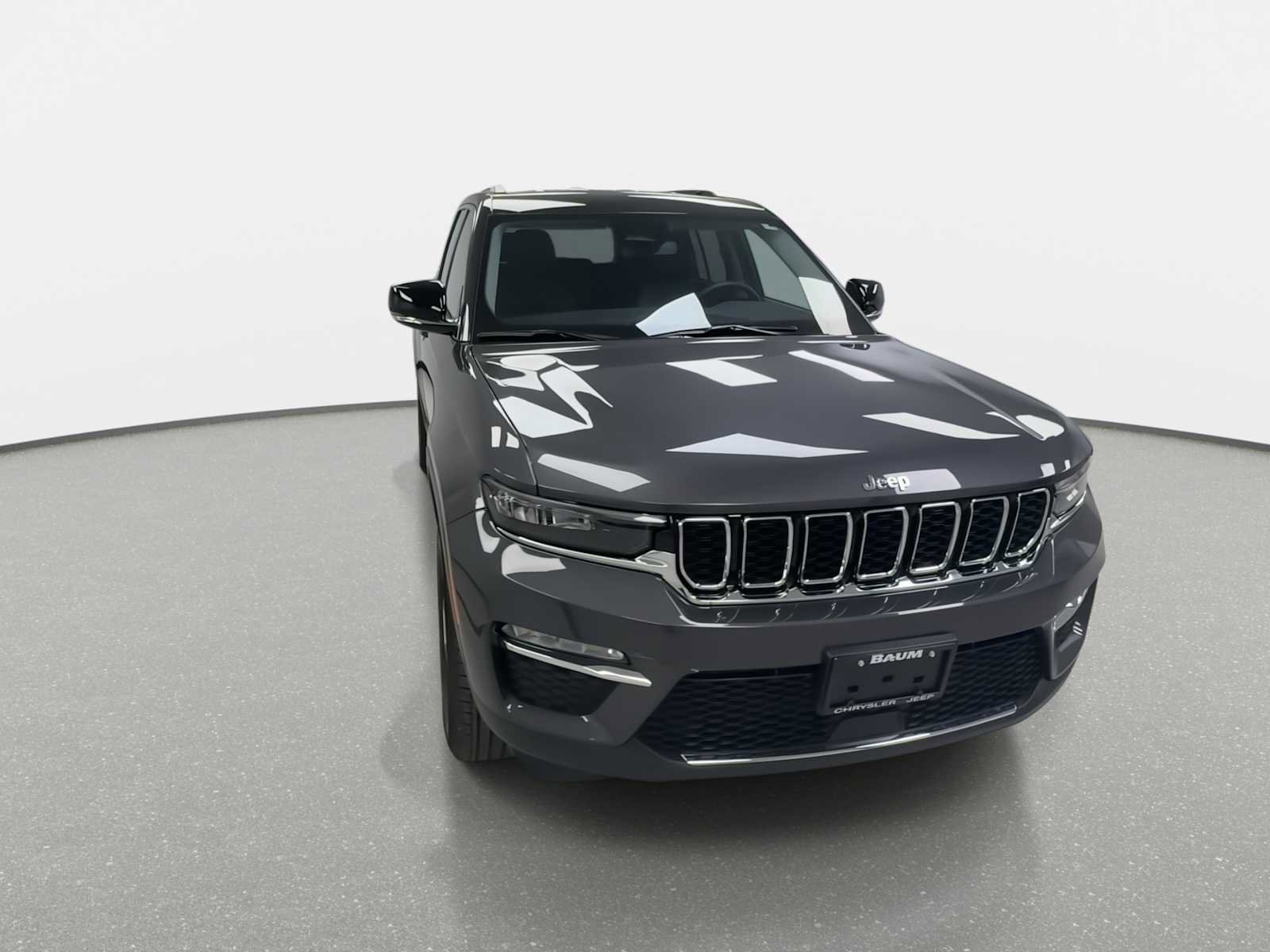 Used 2023 Jeep Grand Cherokee Limited image 3