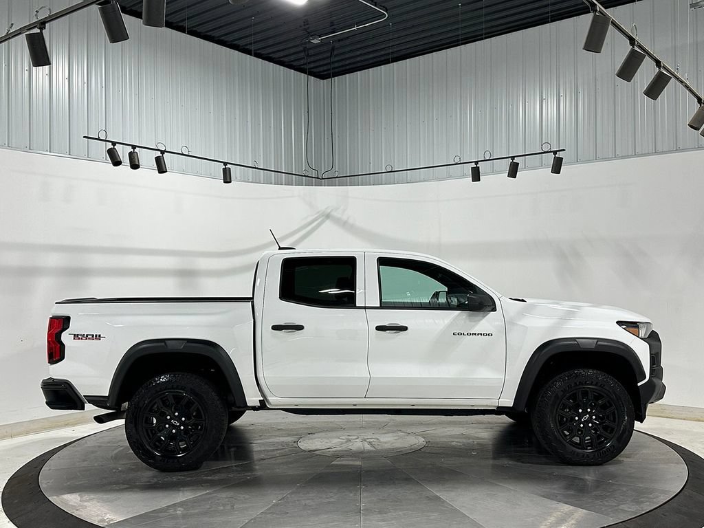 Used 2024 Chevrolet Colorado Trail Boss w/ Advanced Trailering Package AWD/4WD image 10