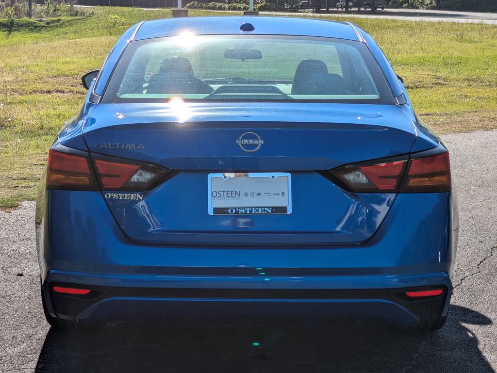 Used 2025 Nissan Altima 2.5 SV FWD image 5
