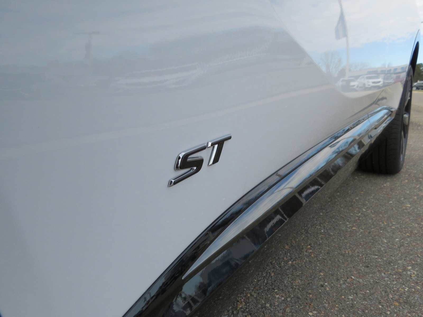 New 2025 Buick Envision Sport Touring image 14