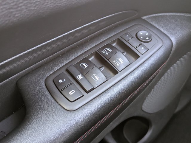 Used 2025 Dodge Durango GT RWD image 25