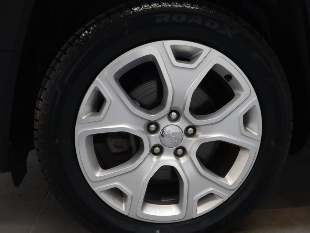 Used 2017 Jeep Renegade Limited FWD image 34