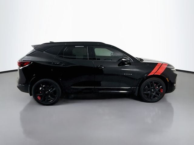 Used 2025 Chevrolet Blazer RS w/ Driver Confidence II Package AWD/4WD image 9