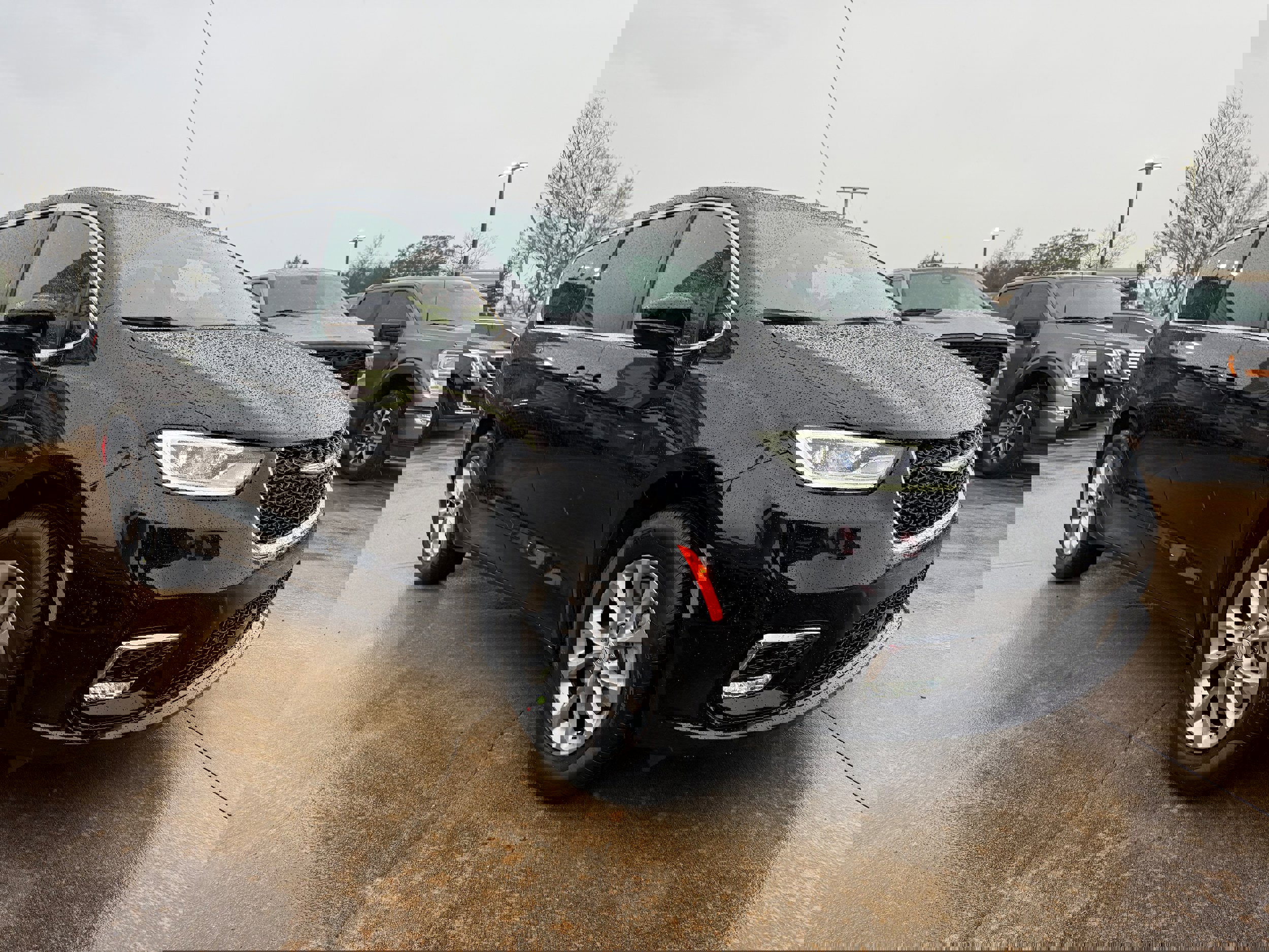 New 2026 Chrysler Pacifica Limited w/ Uconnect Theater Family Group image 3