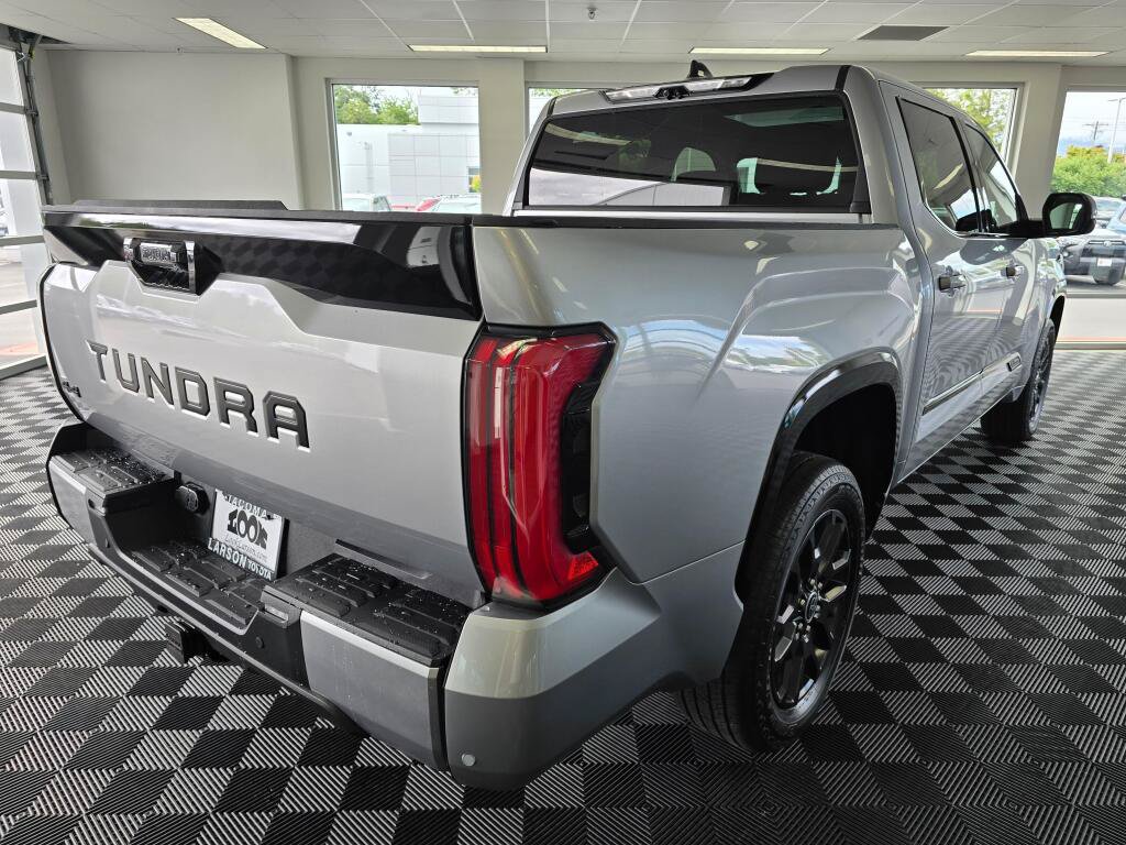Used 2023 Toyota Tundra Platinum AWD/4WD image 3