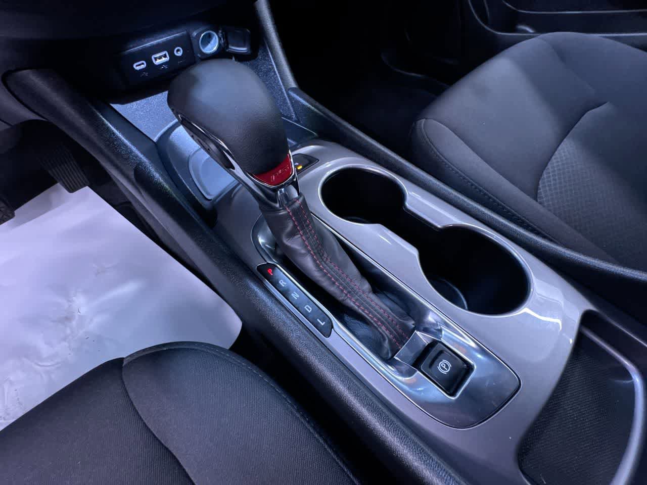Used 2025 Chevrolet Malibu RS FWD image 30