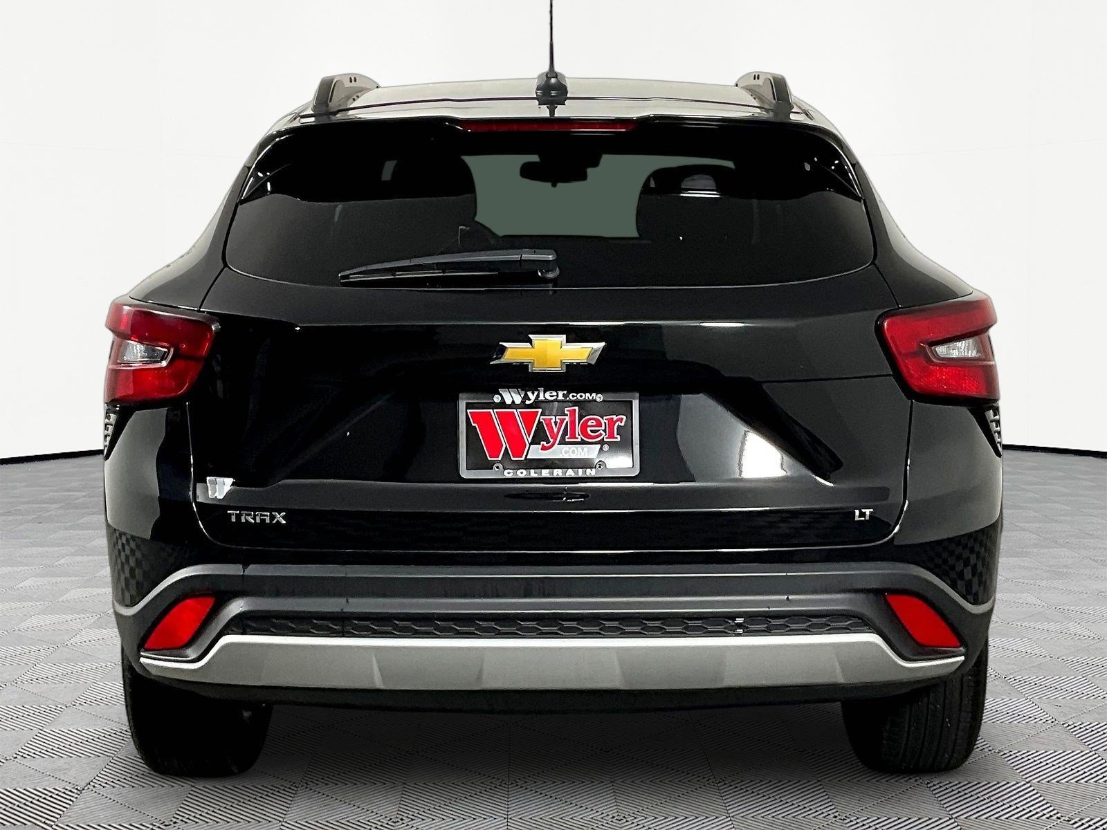 Used 2026 Chevrolet Trax LT FWD image 5