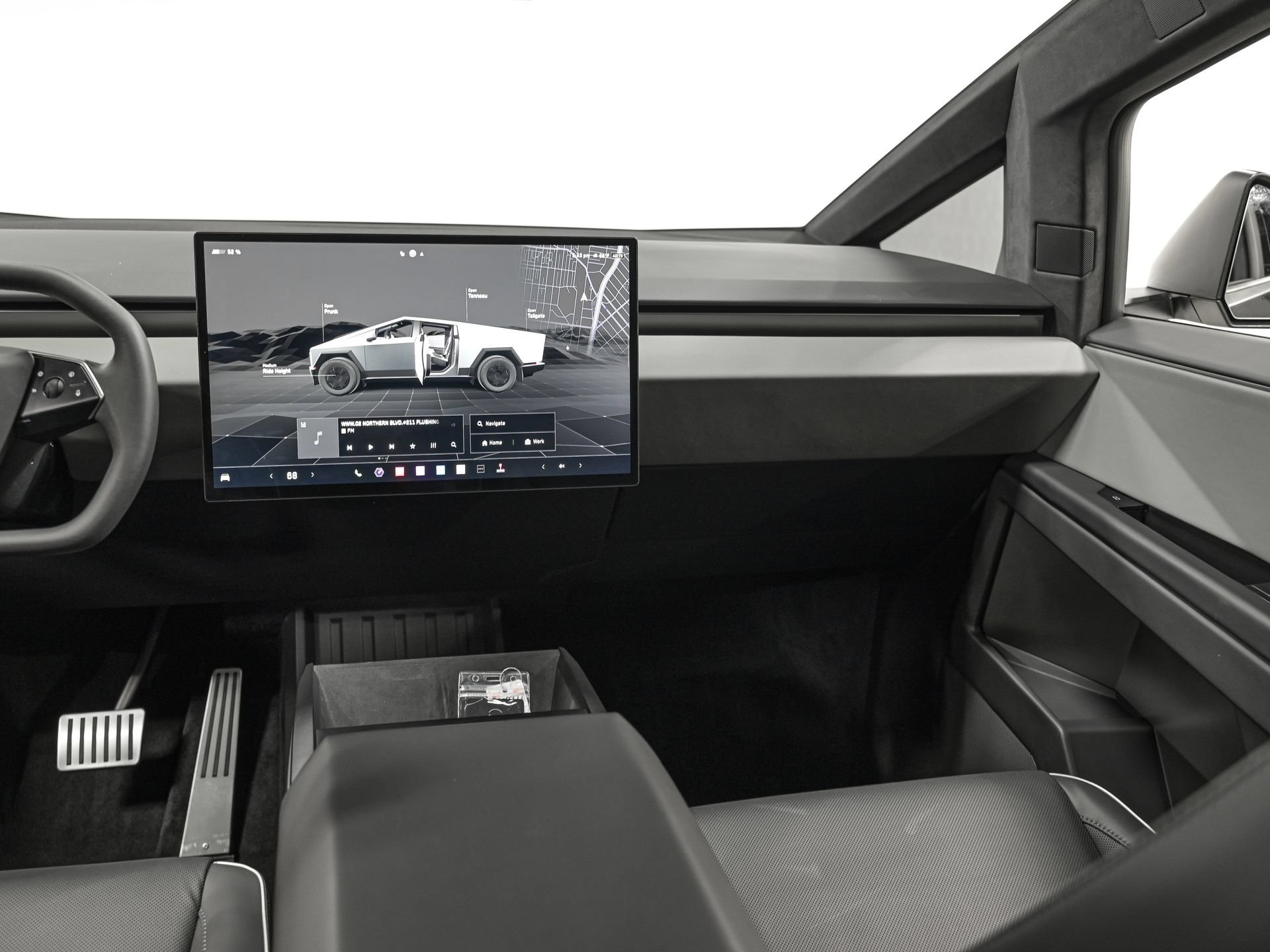Used 2025 Tesla Cybertruck AWD Crew Cab image 28