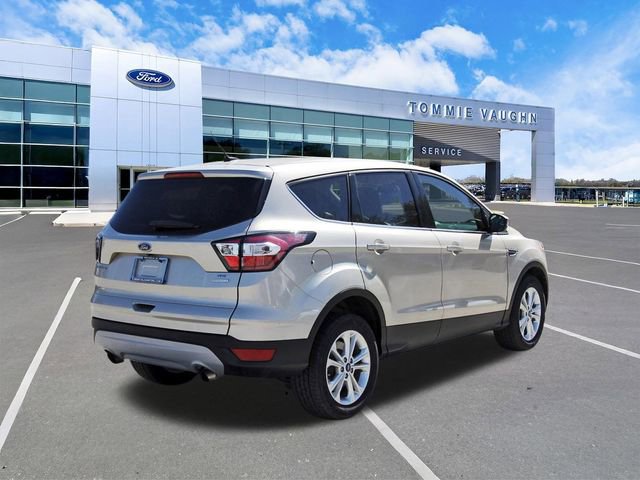 Used 2017 Ford Escape SE FWD image 4