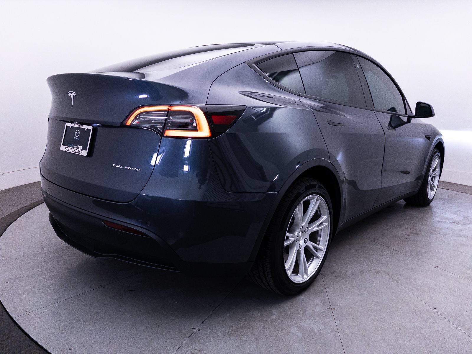 Used 2021 Tesla Model Y Long Range AWD/4WD image 16