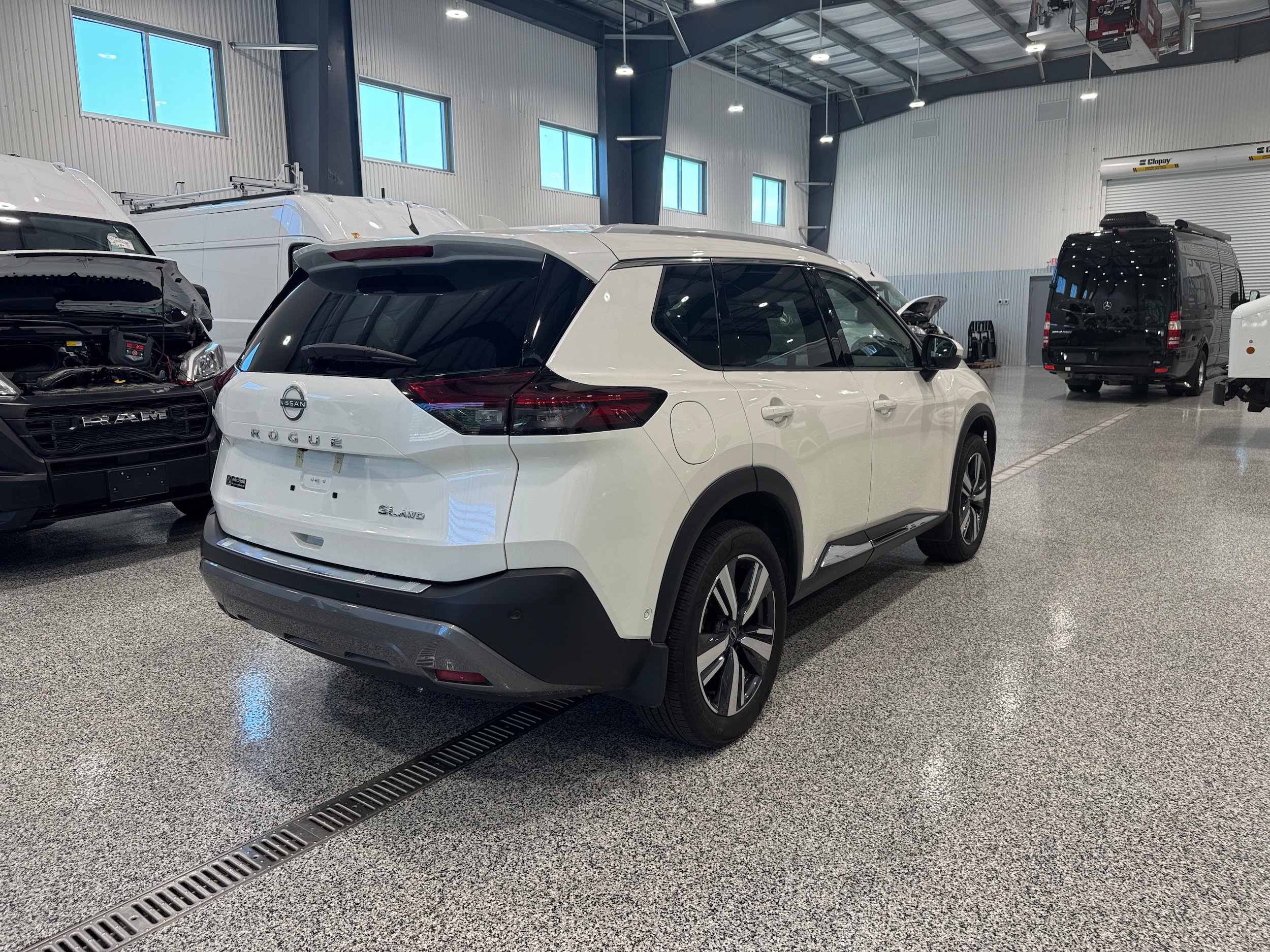 Used 2023 Nissan Rogue SL w/ SL Premium Package AWD/4WD image 5