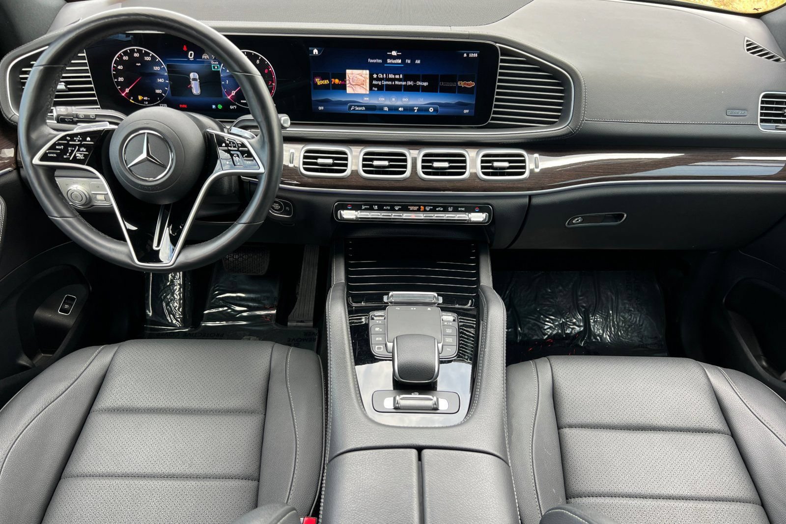 Used 2025 Mercedes-Benz GLS 450 4MATIC image 3