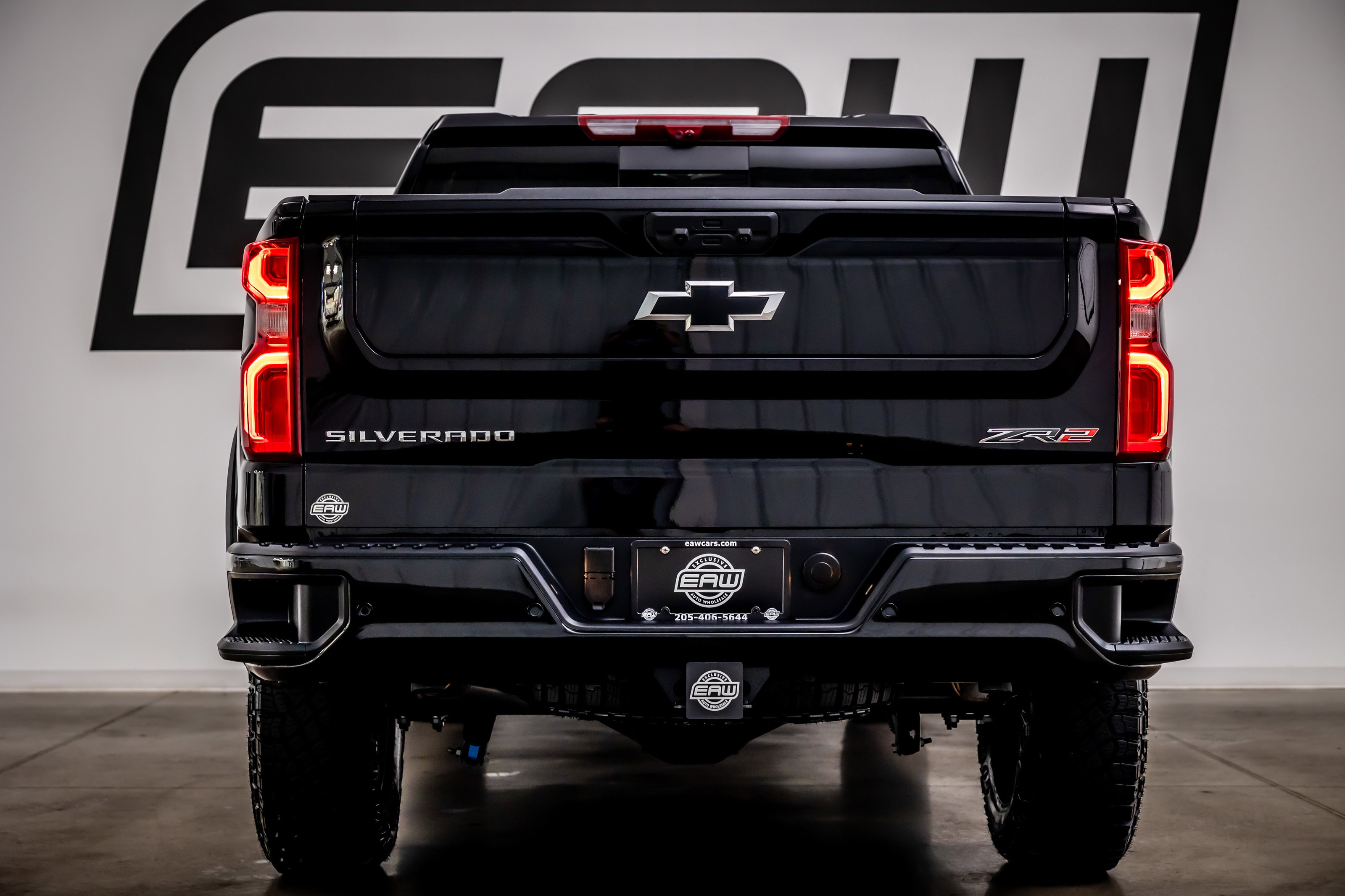 Used 2025 Chevrolet Silverado 1500 ZR2 w/ Technology Package image 10
