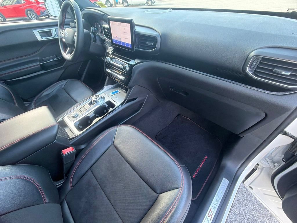 Used 2023 Ford Explorer ST-Line AWD/4WD image 45