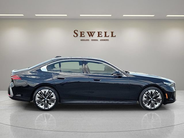 Used 2024 BMW 540i xDrive w/ Convenience Package AWD/4WD image 6