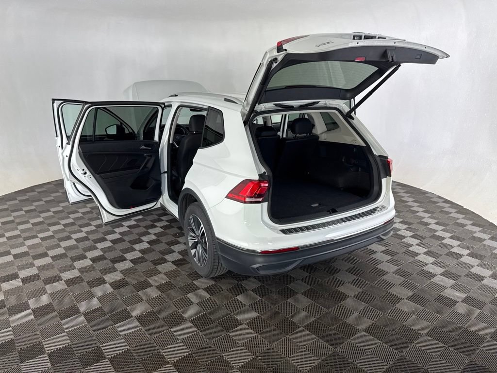 Used 2024 Volkswagen Tiguan Wolfsburg Edition AWD/4WD image 18