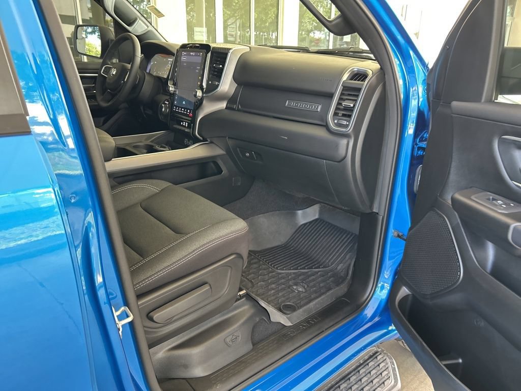 Used 2025 RAM 1500 Big Horn AWD/4WD image 30