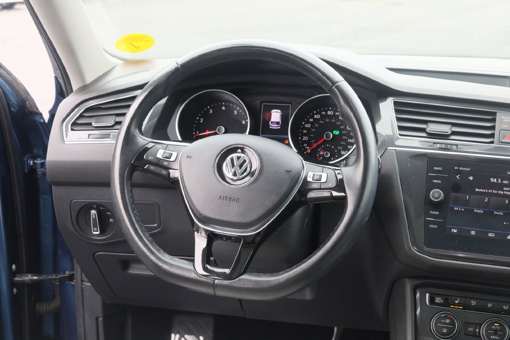 Used 2019 Volkswagen Tiguan SE w/ Panoramic Sunroof Package AWD/4WD image 23