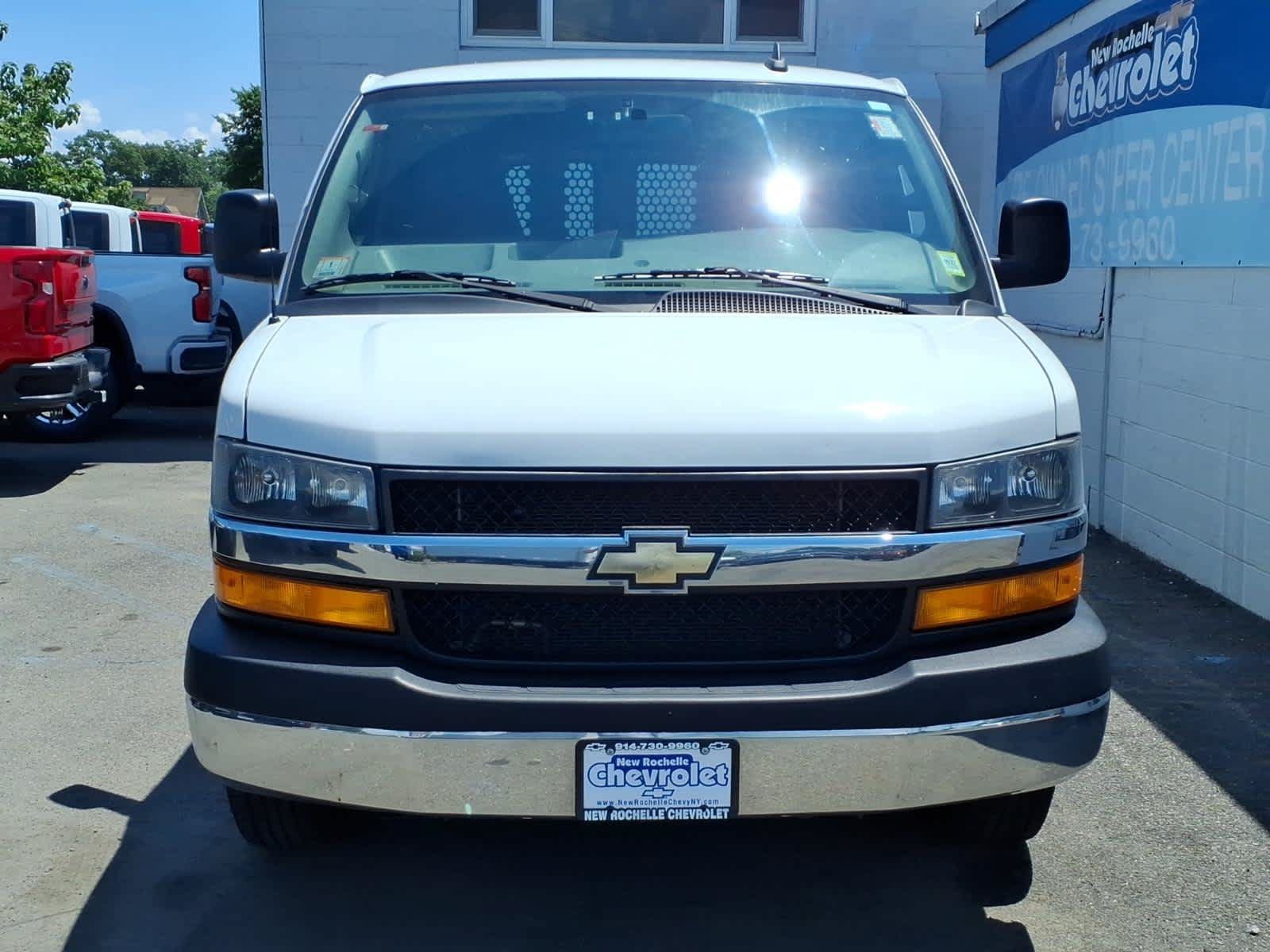 Used 2021 Chevrolet Express 2500 w/ Driver Convenience Package RWD image 2