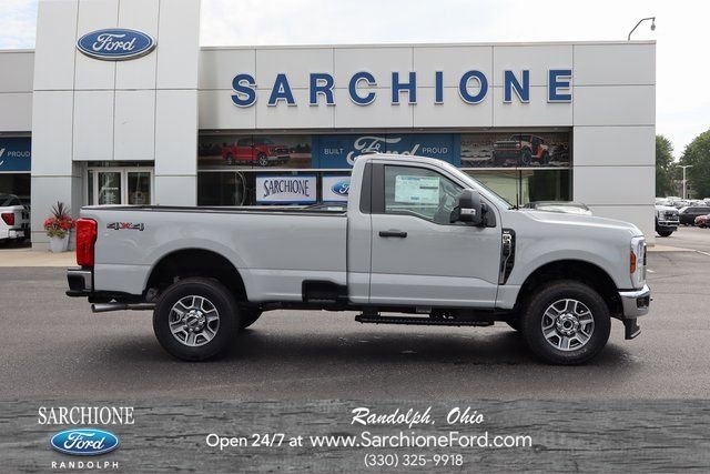 New 2025 Ford F350 XLT
