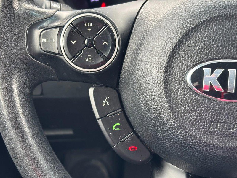Used 2016 Kia Soul + image 19
