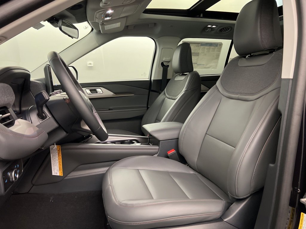 New 2025 Ford Explorer Active w/ Active Comfort Package image 26