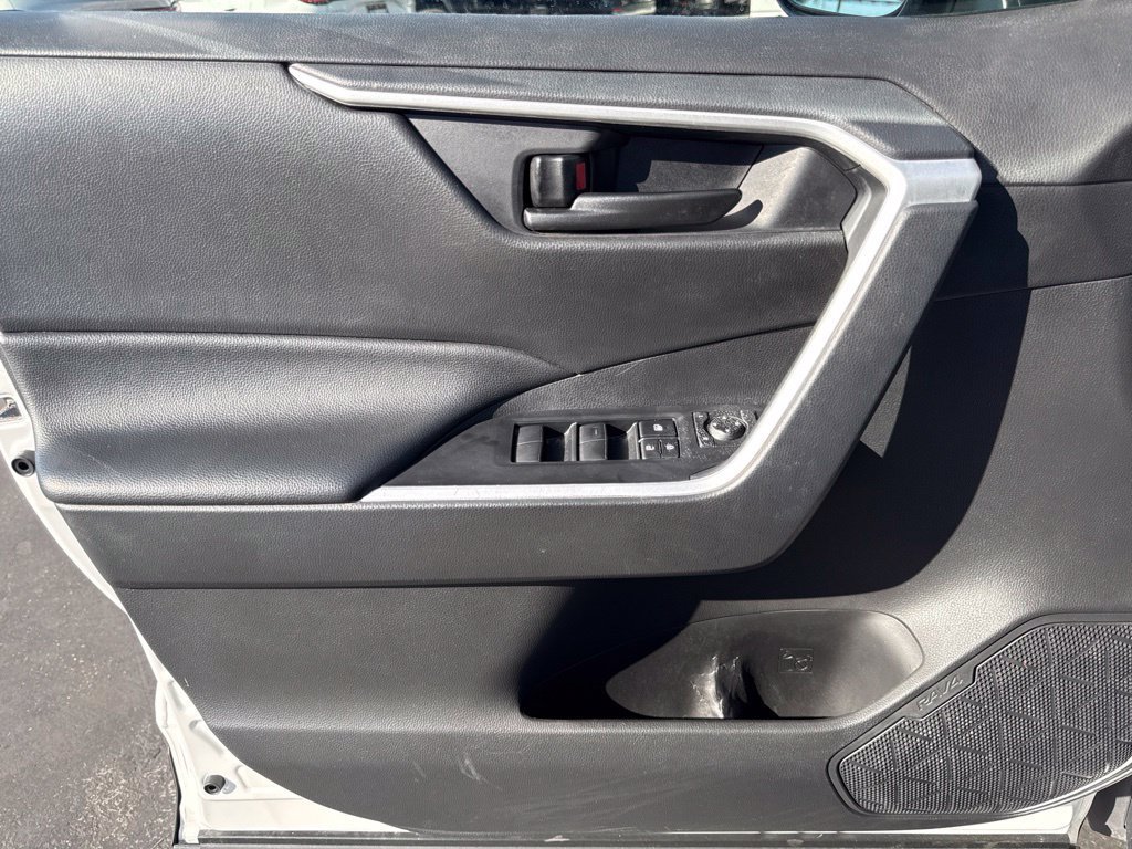 Certified 2025 Toyota RAV4 LE AWD/4WD image 19