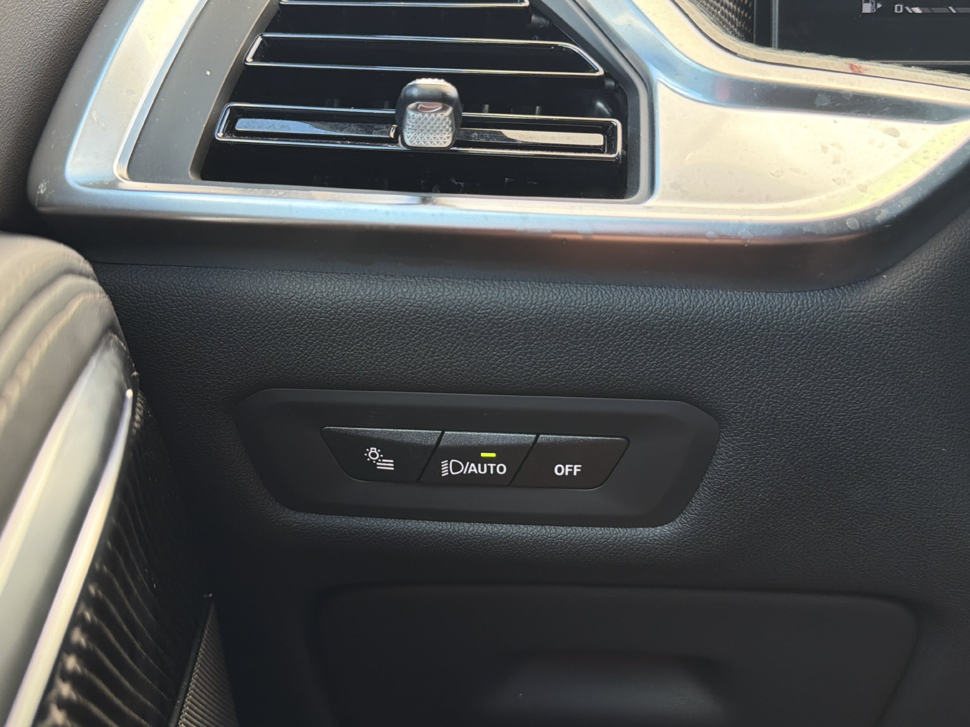 Certified 2026 BMW X6 M60i AWD/4WD image 31
