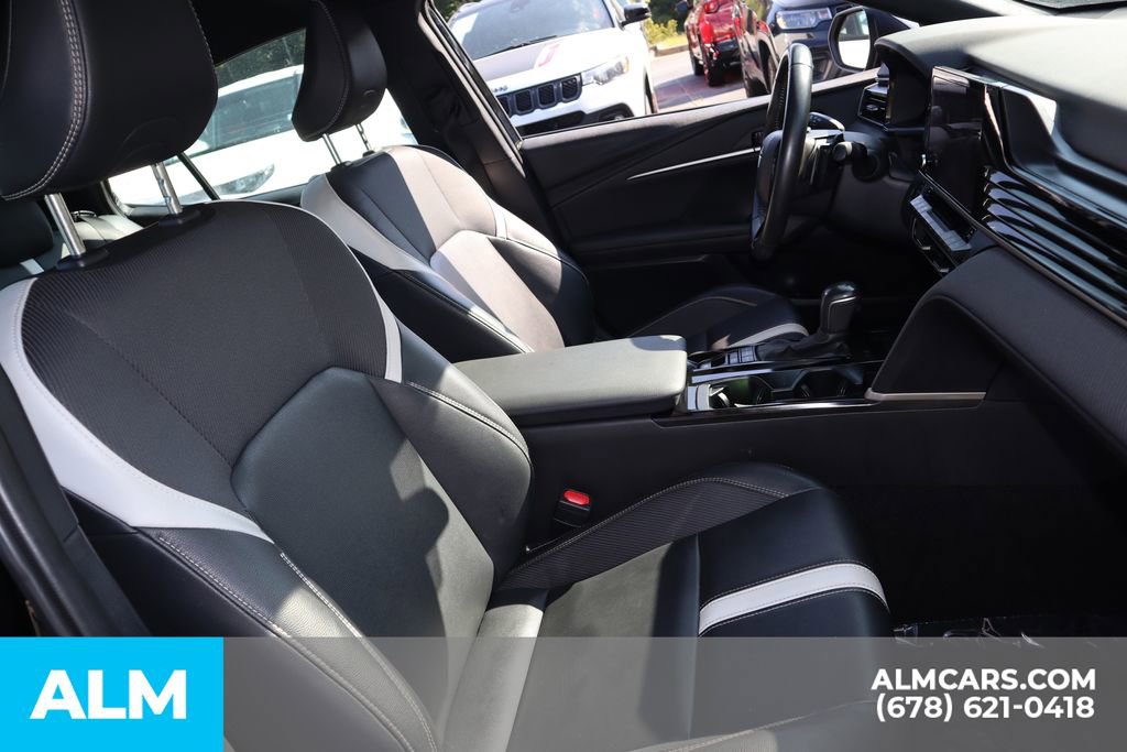 Used 2025 Toyota Camry SE image 24