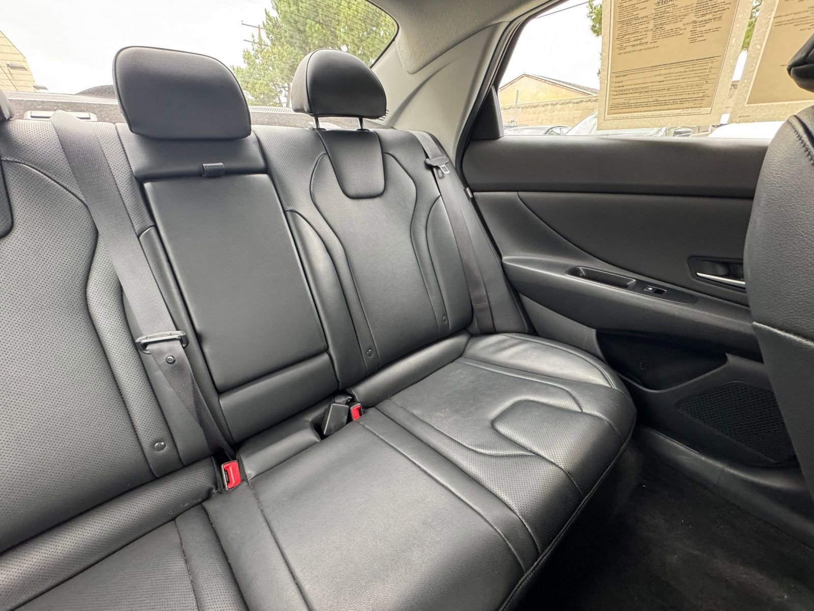 Used 2025 Hyundai Elantra Limited FWD image 40