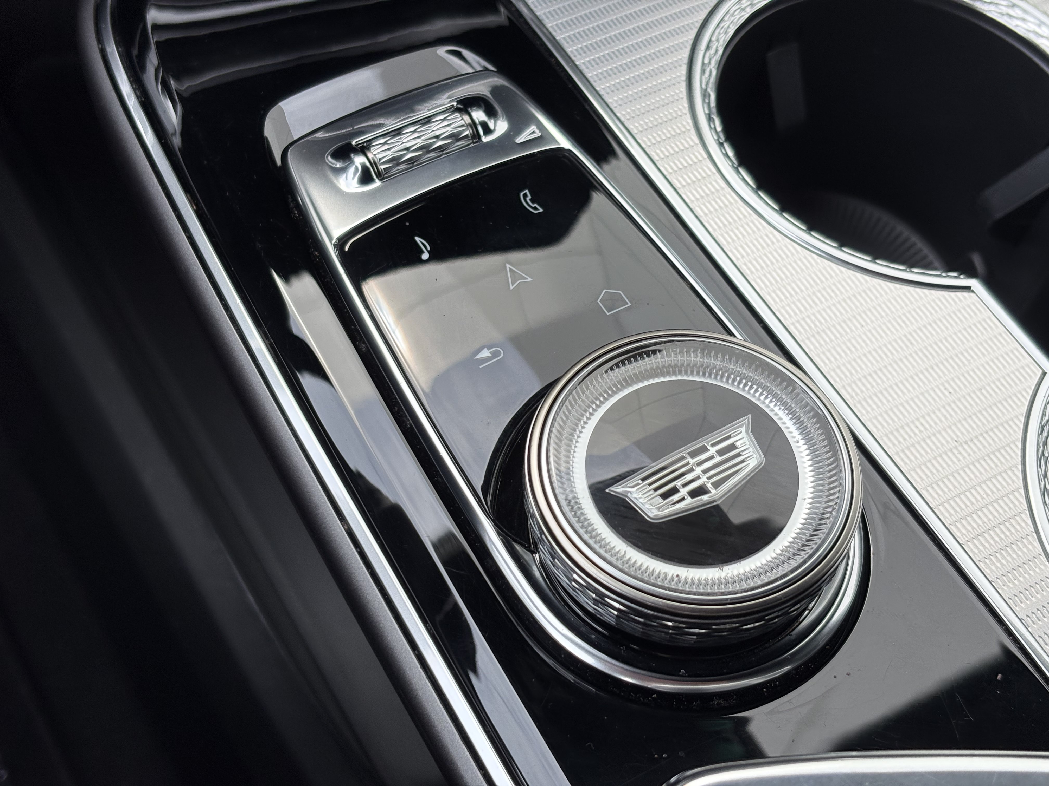 Certified 2024 Cadillac Lyriq Tech AWD/4WD image 27