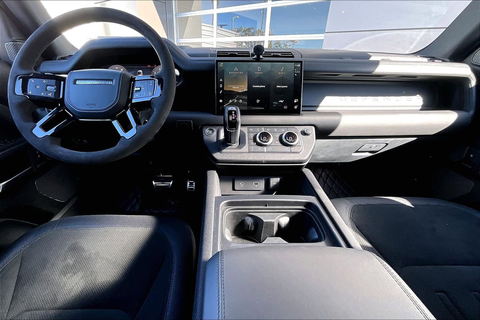 Used 2023 Land Rover Defender 110 V8 image 15