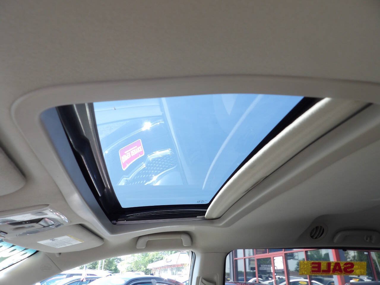 Used 2012 Toyota Sienna XLE FWD image 8