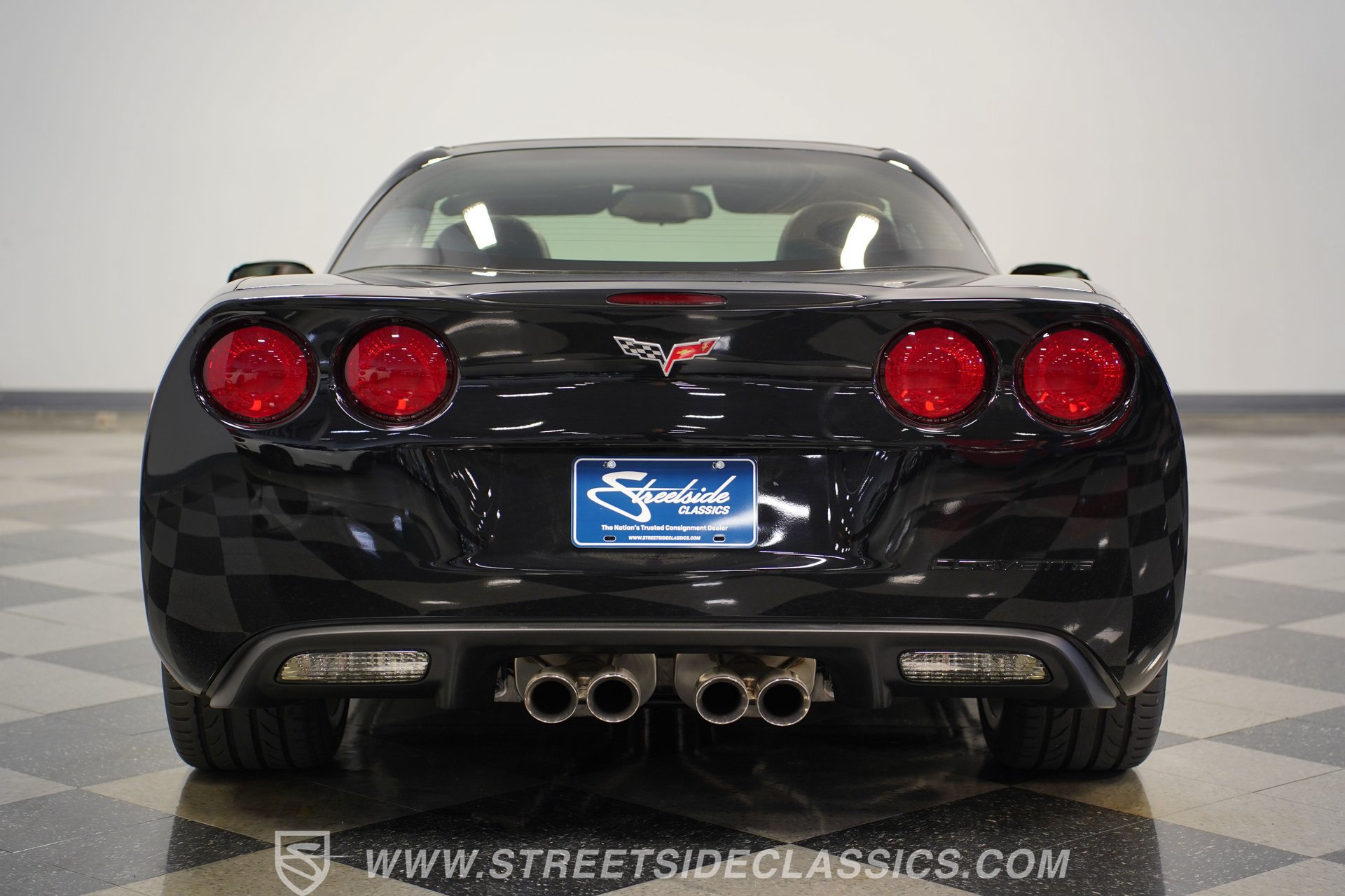 Used 2007 Chevrolet Corvette Coupe w/ Performance Package RWD image 26