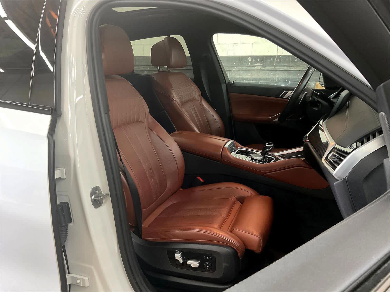 Used 2022 BMW X6 M50i w/ Premium Package AWD/4WD image 10
