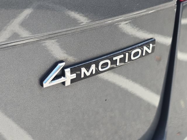 Used 2022 Volkswagen Tiguan SE R-Line AWD/4WD image 10