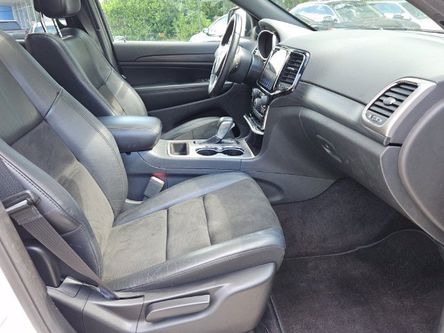 Used 2019 Jeep Grand Cherokee Altitude AWD/4WD image 15