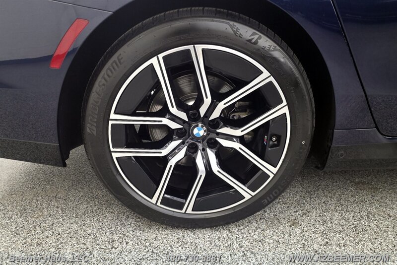 Used 2024 BMW 740i xDrive w/ Executive Package AWD/4WD image 33