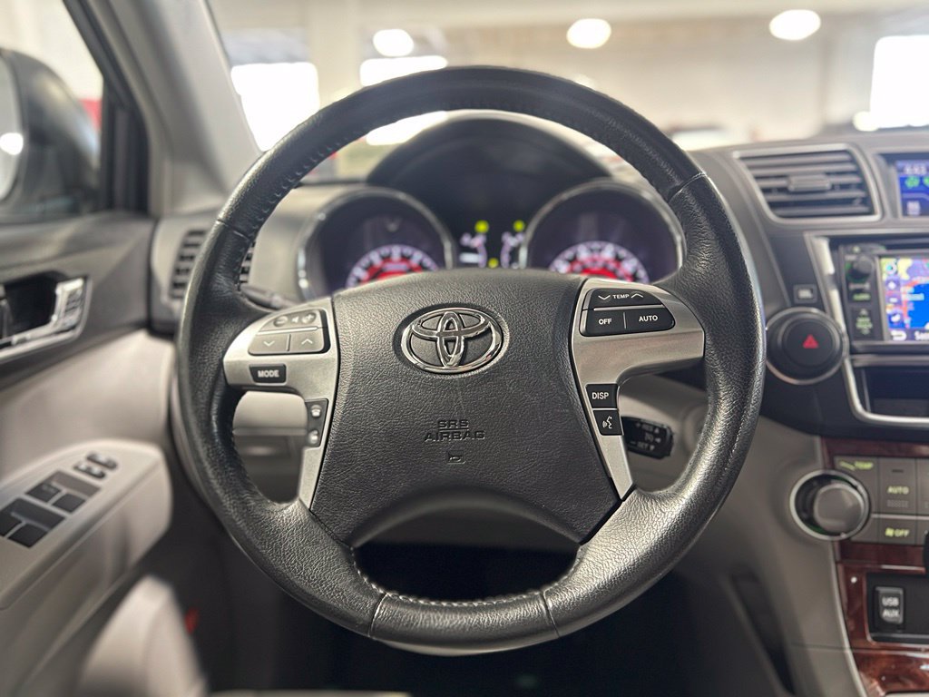 Used 2013 Toyota Highlander Limited FWD image 37