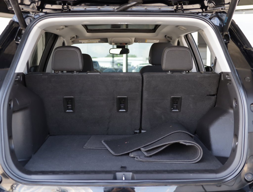 Used 2022 GMC Terrain SLE w/ Driver Convenience Package image 25