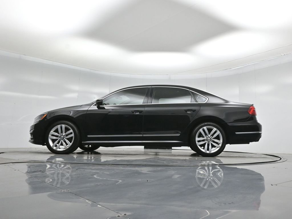 Used 2016 Volkswagen Passat 3.6 SEL Premium image 50